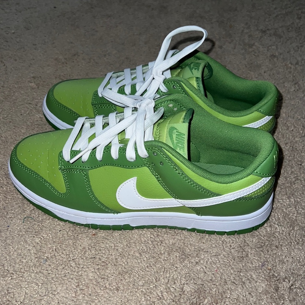 Green nike dunks “chlorophyll”